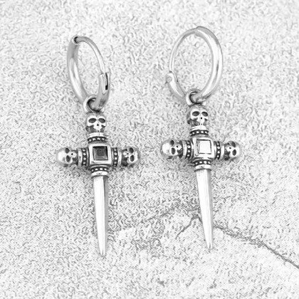 Auskarai Falling Cross sidabro spalvos; 2vnt Auskarai Falling Cross sidabro spalvos; 2vnt