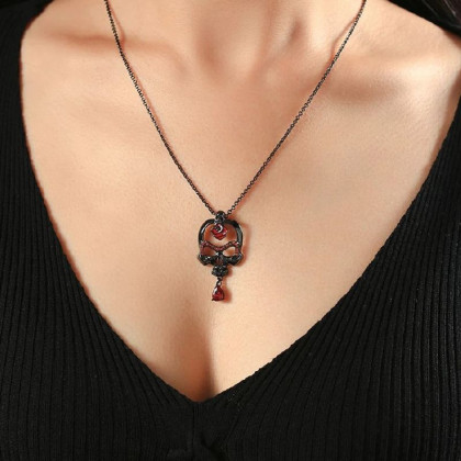 Kaklo papuošalas Rose Skull; 36x17mm Kaklo papuošalas Rose Skull; 36x17mm