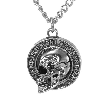 Kaklo papuošalas medalionas Memento mori sidabro spalvos; 2.5cm Kaklo papuošalas medalionas Memento mori sidabro spalvos; 2.5cm
