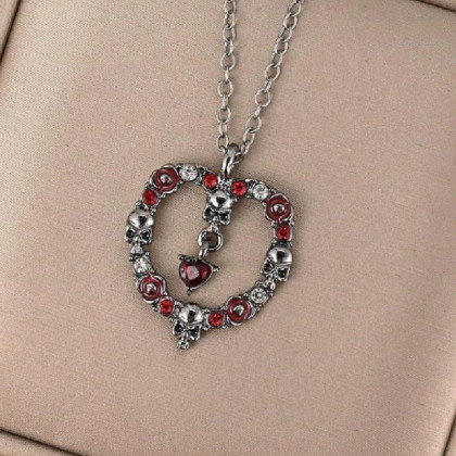 Kaklo papuošalas Heart Quarter; 2.8x3.5cm Kaklo papuošalas Heart Quarter; 2.8x3.5cm