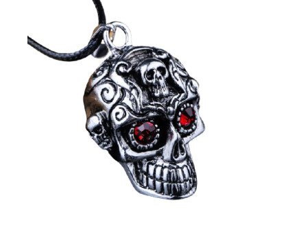 Kaklo papuošalas Red eye skull; 35x25mm