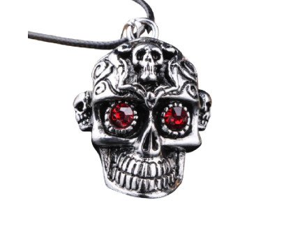 Kaklo papuošalas Red eye skull; 35x25mm